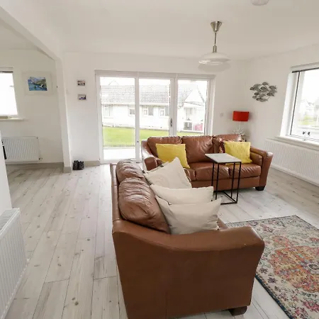 38 Carrowhubbock Village Holiday home *