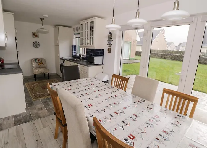 38 Carrowhubbock Village